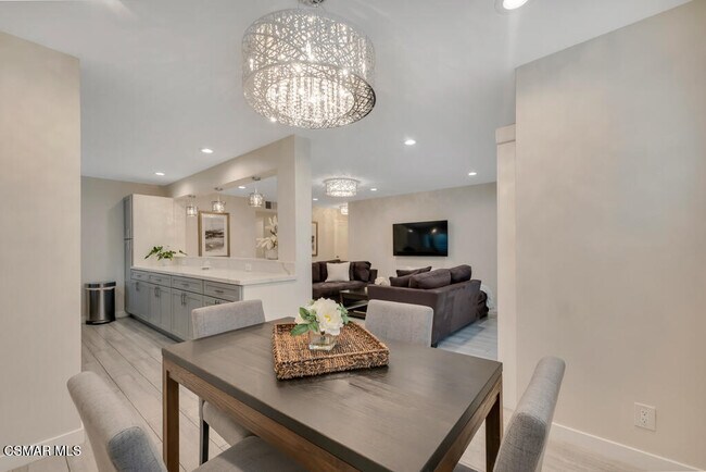 Building Photo - 4642 Park Granada Park