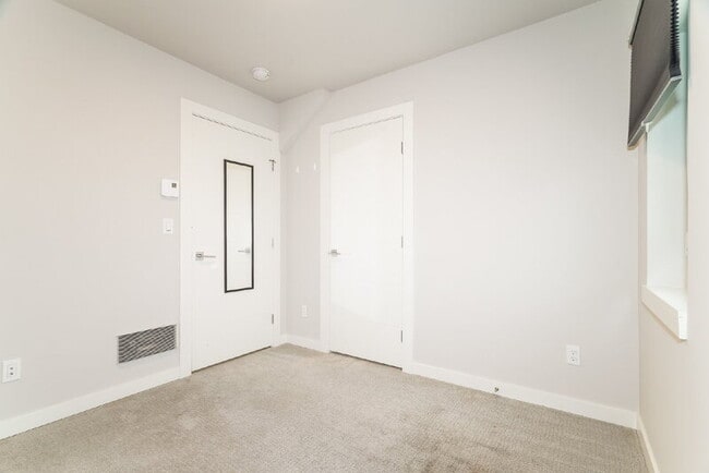 Building Photo - 2725 S Norman St