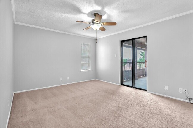Building Photo - Where Comfort Meets Everyday Luxury!
