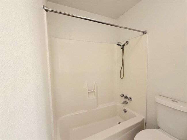 Building Photo - 2124 Burton Dr