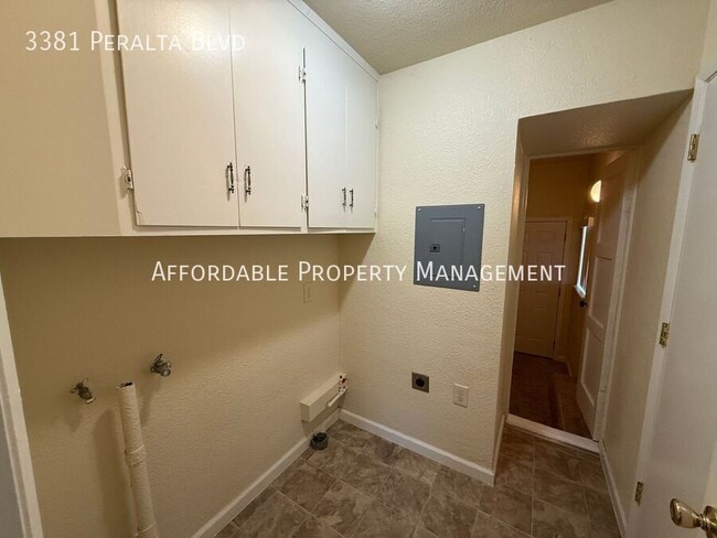 Building Photo - 3381 Peralta Blvd