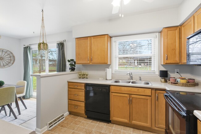 Building Photo - 2609 Wee Wynd