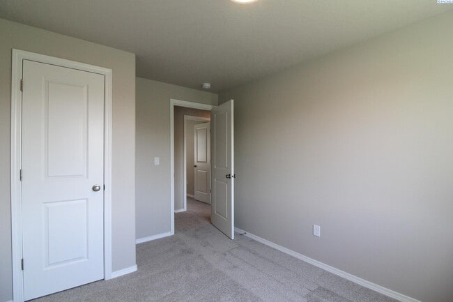 Building Photo - 3 Bed/2 Bath Rambler in Pasco