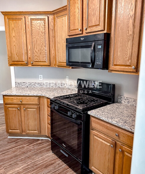 Building Photo - 5209 Lakerock Dr SW