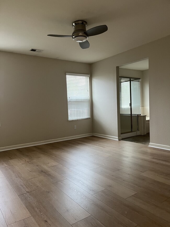 Building Photo - 1751 Barney Ave