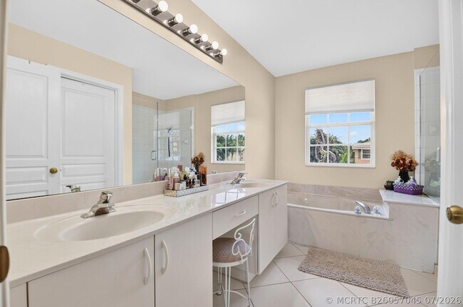 Building Photo - 5018 Starblaze Dr