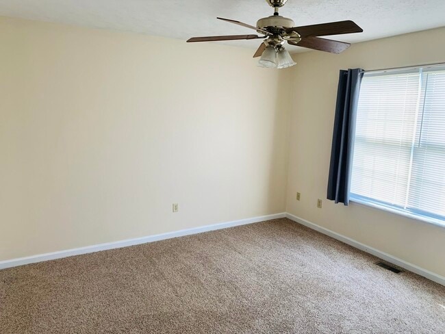 Building Photo - 112 Hunter Ridge Dr