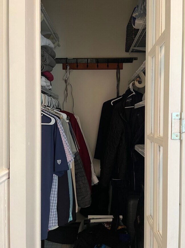 Building Photo - 3520 Lee Ave