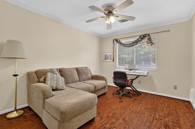 Building Photo - 1306 N Gabriel River Cir