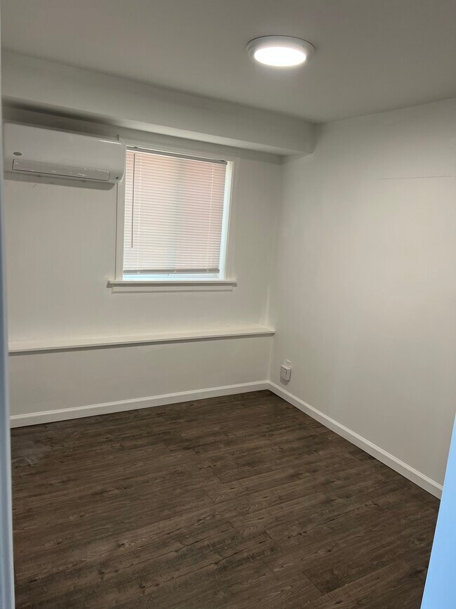 Building Photo - 458 Pope St