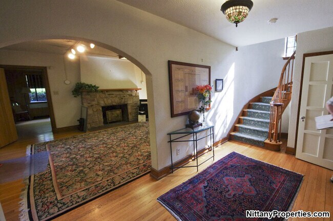 Building Photo - 100 N Patterson St