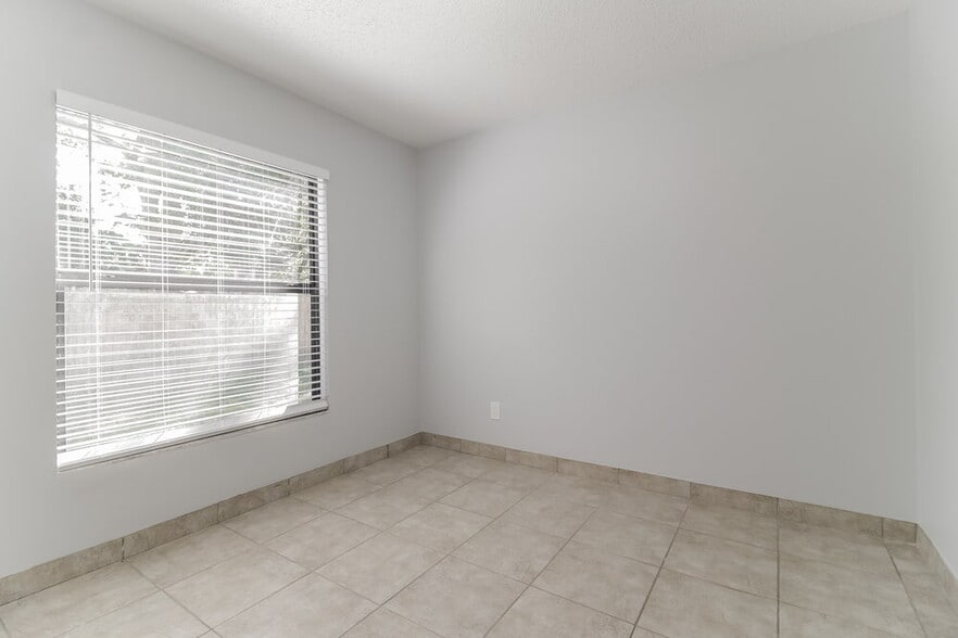 Building Photo - 9782 Piney Point Cir