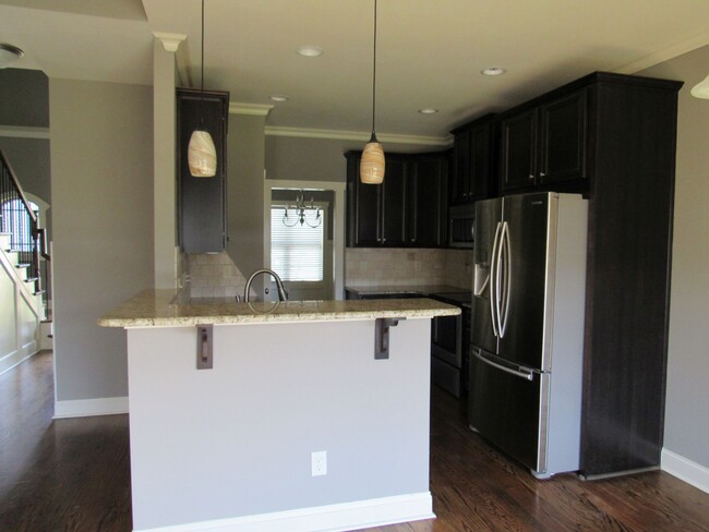 Building Photo - 285 Solamere Ln