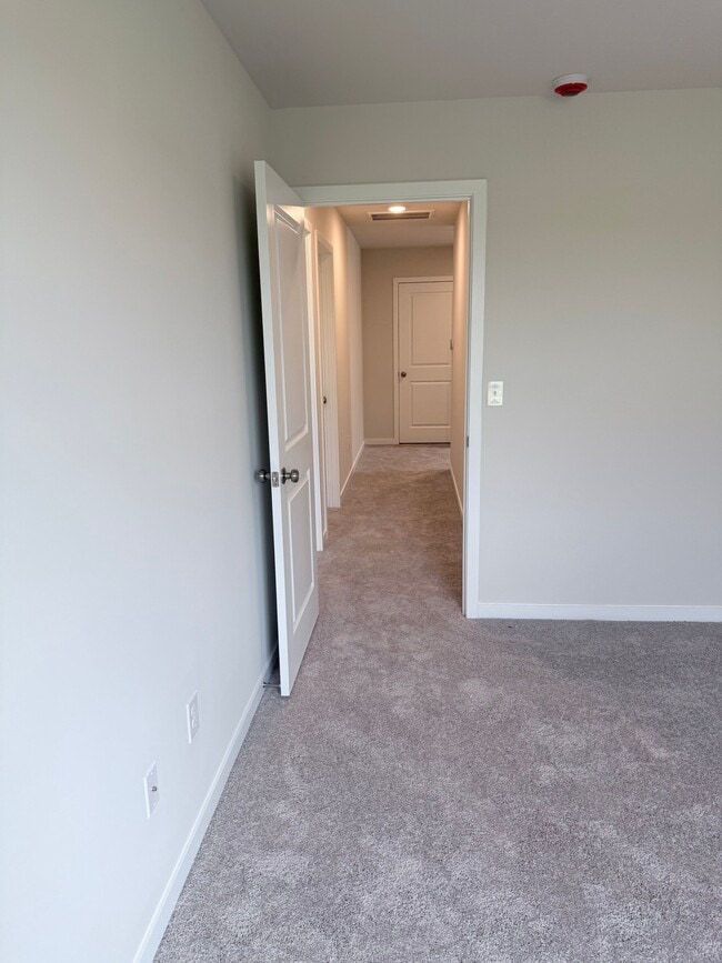 Building Photo - 404 sweltry Dr