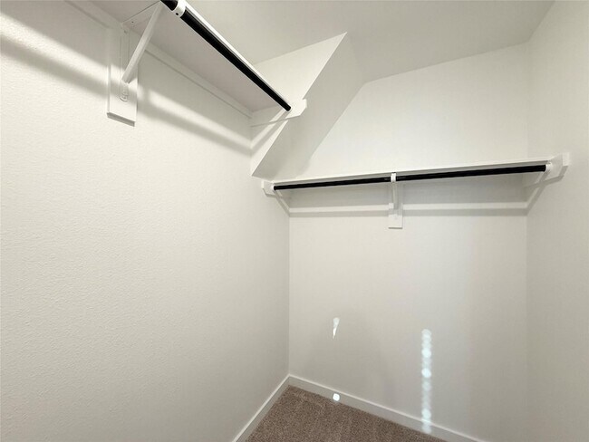 Building Photo - 3914 Flora Fld Dr