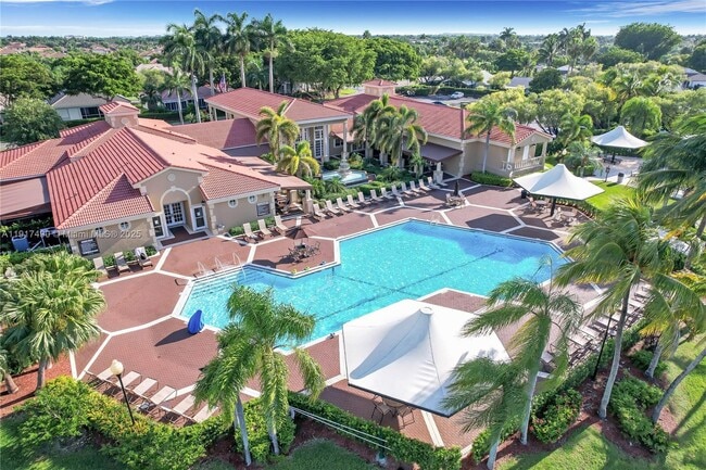 Building Photo - 2730 SE 7th Pl