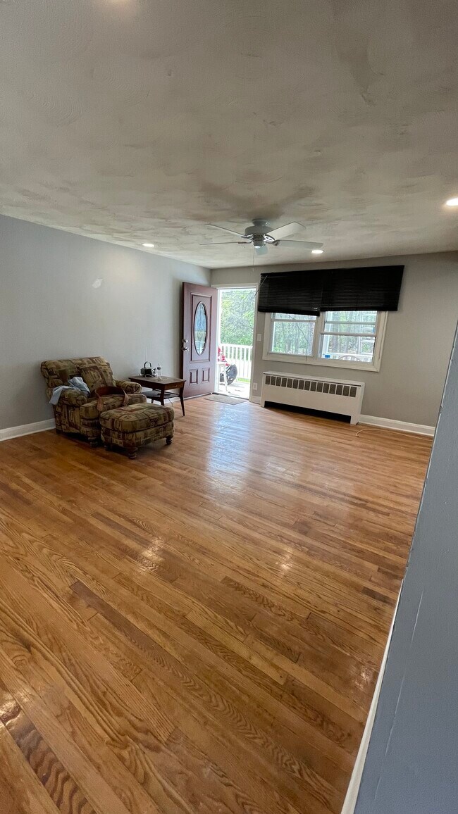 Building Photo - 13 Scott Ave