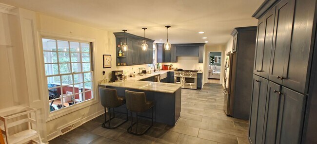 Building Photo - New renovation with River access in Midlothian