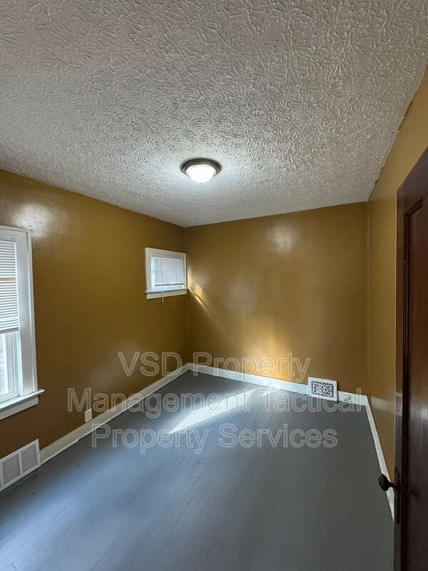 Building Photo - 13436 Hartford Rd