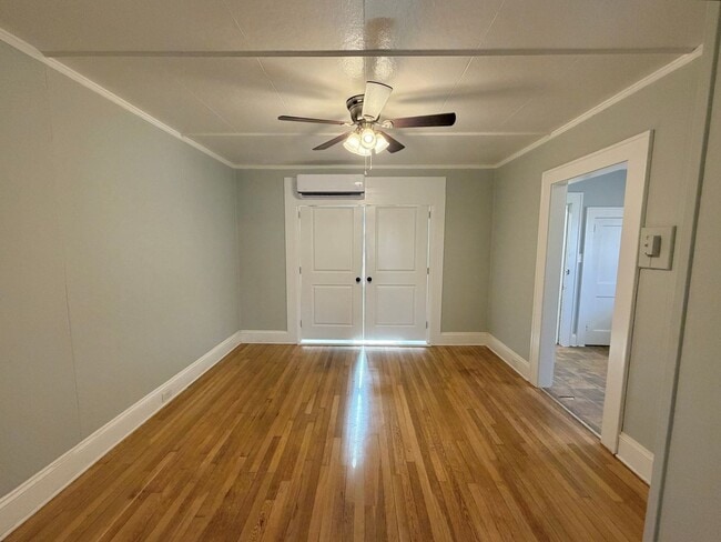 Building Photo - 820 Wood St