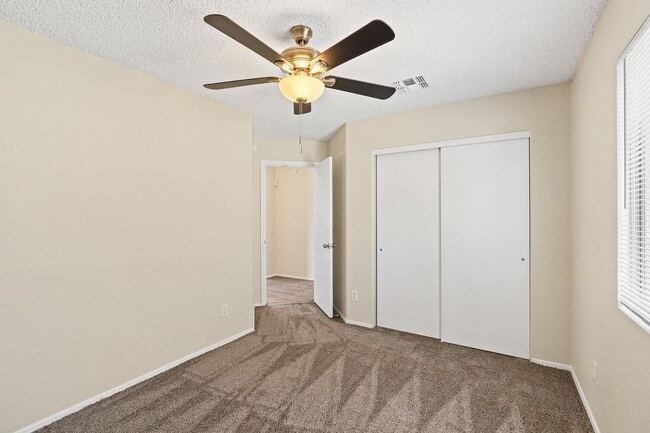 Building Photo - 6098 S Place Du Lis