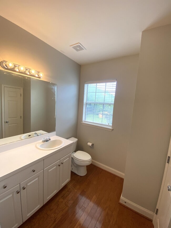 Building Photo - 4492 Great Oak Dr