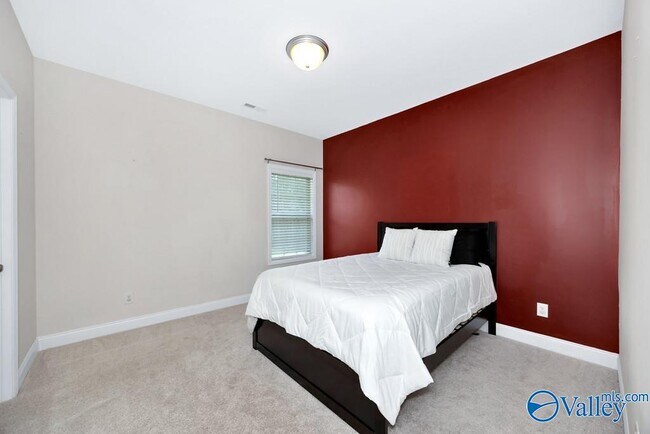 Building Photo - 141 Slade Thomas Dr