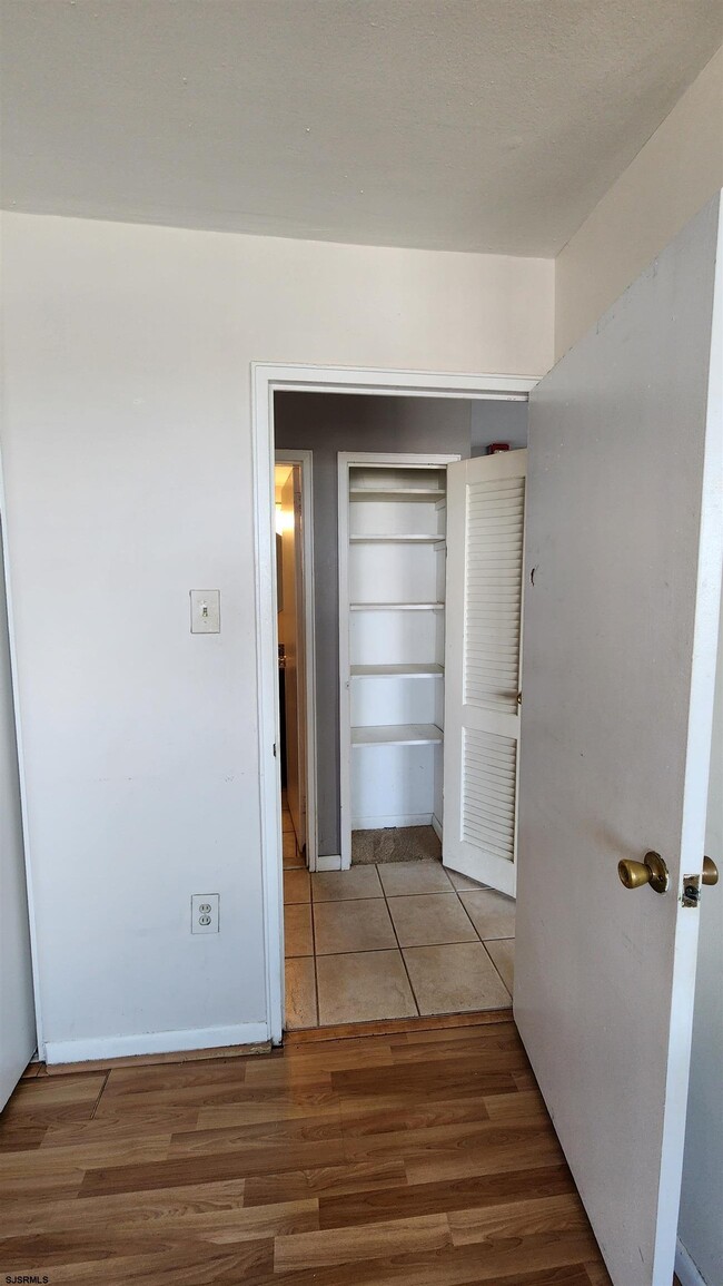 Building Photo - 3817 Ventnor Ave
