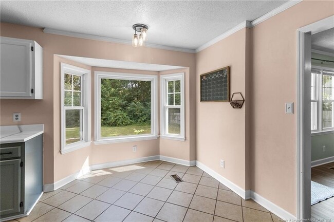 Building Photo - 2047 Birchcreft Dr