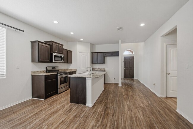 Building Photo - 6910 Kate Reed Dr