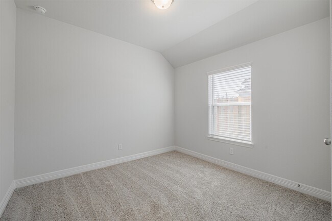 Building Photo - 33118 School Hl Rd