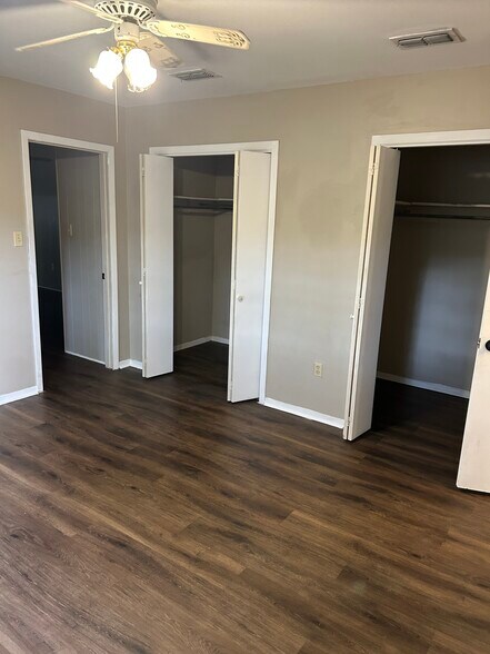 Building Photo - 867 Belden Dr