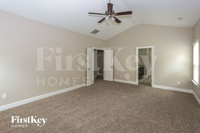Building Photo - 2708 Woodlands Creek Dr