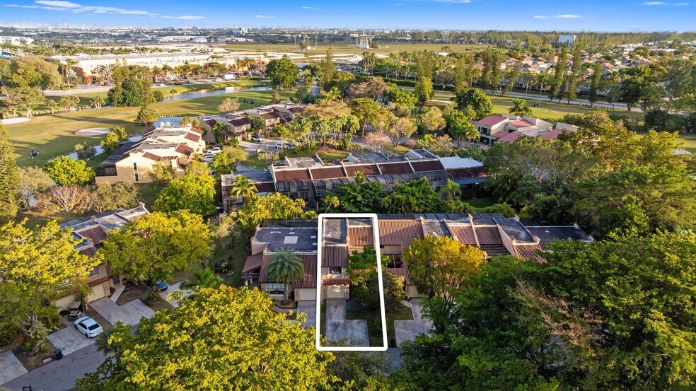 Building Photo - 9809 Costa del Sol Blvd