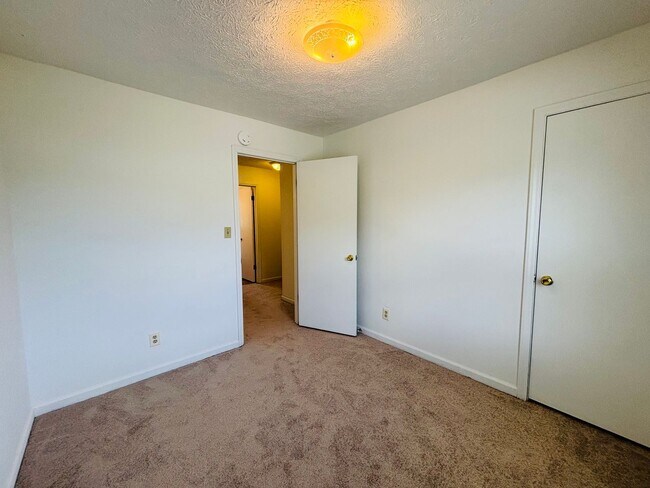 Building Photo - 435 Wakeman Ct NE