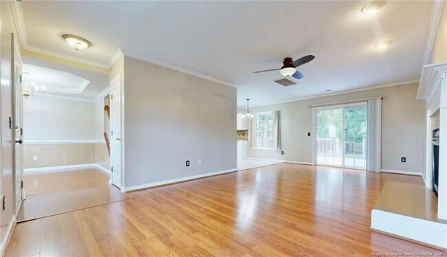 Building Photo - 10 Valley View Ct