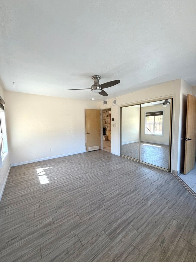 Building Photo - Cozy 2 Bedroom 1.5 Bathroom