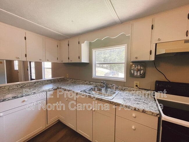 Building Photo - 26 Magic Dr