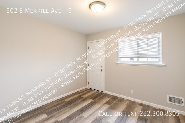 Building Photo - 502 E Merrill Ave