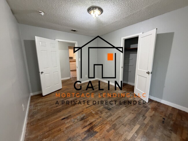 Building Photo - 261 W 73rd St