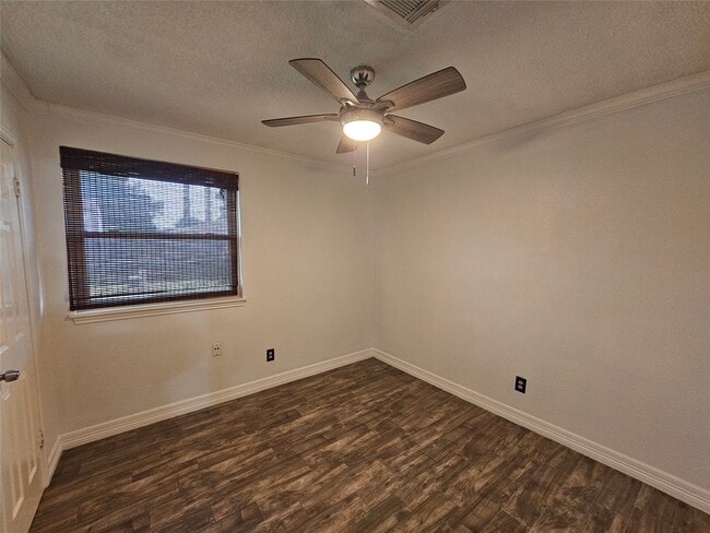 Building Photo - 2715 Ashington Dr
