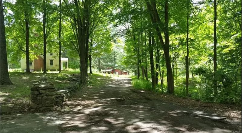 Building Photo - 13 Waterbury St