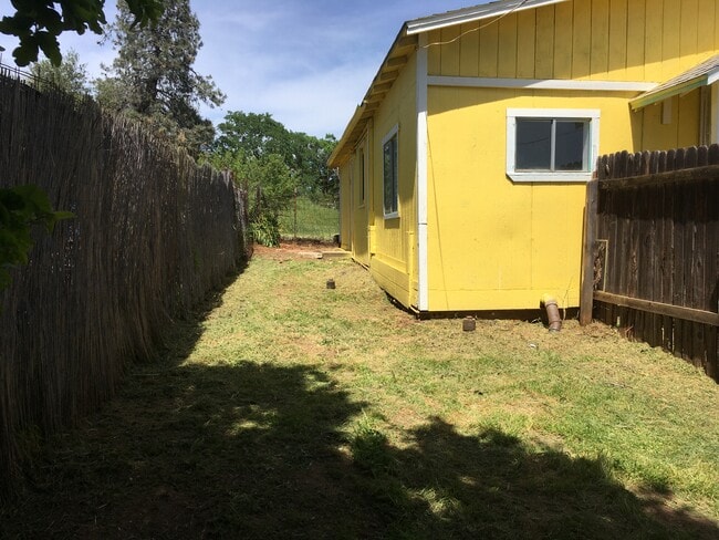 Building Photo - 1134 Oro Dam Blvd W