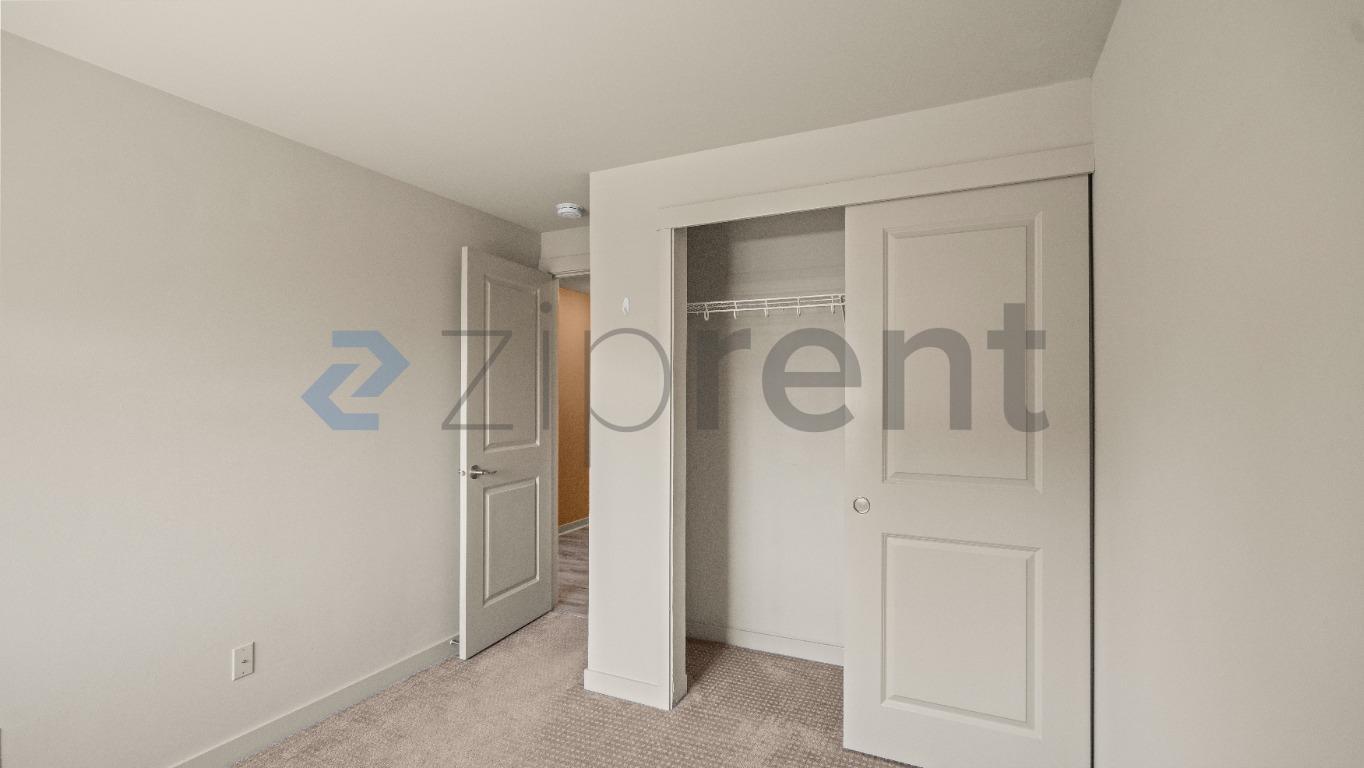 Building Photo - Unit A302