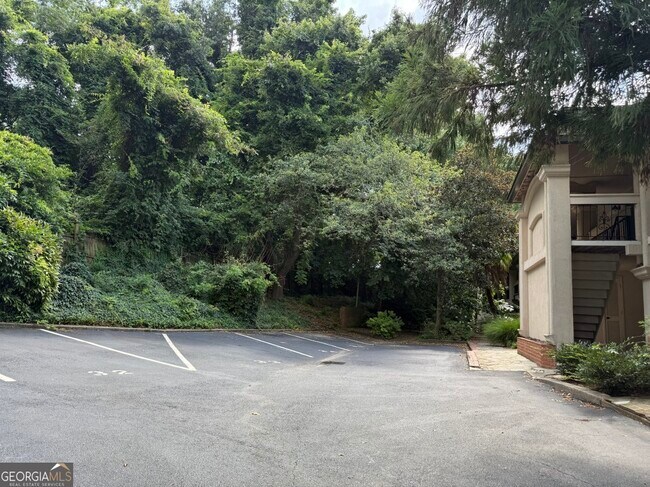 Building Photo - 655 E Campus Rd