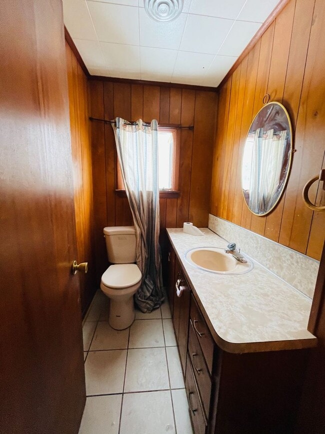 Building Photo - DREAM LOCATION !! LOOKS LIKE PRIVET ROAD !!!