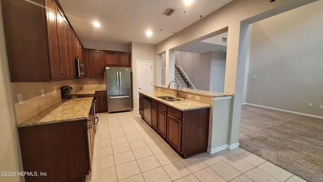 Building Photo - 3900 Hillstead Ln