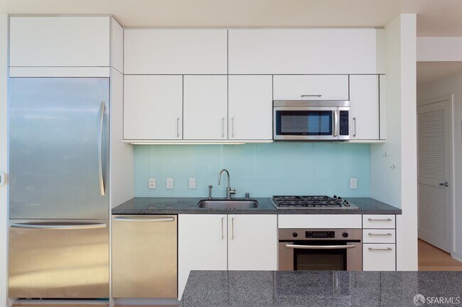 Building Photo - 301 Main St