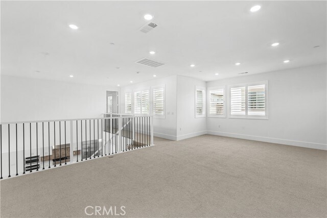 Building Photo - 240 Sora