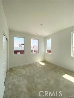 Building Photo - 402 Transport